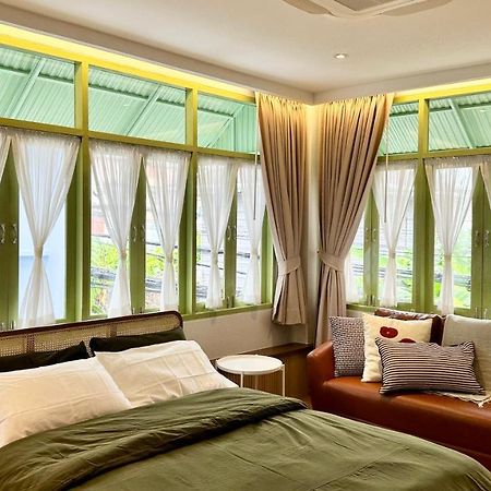 The Tangerine Guesthouse Бангкок Экстерьер фото