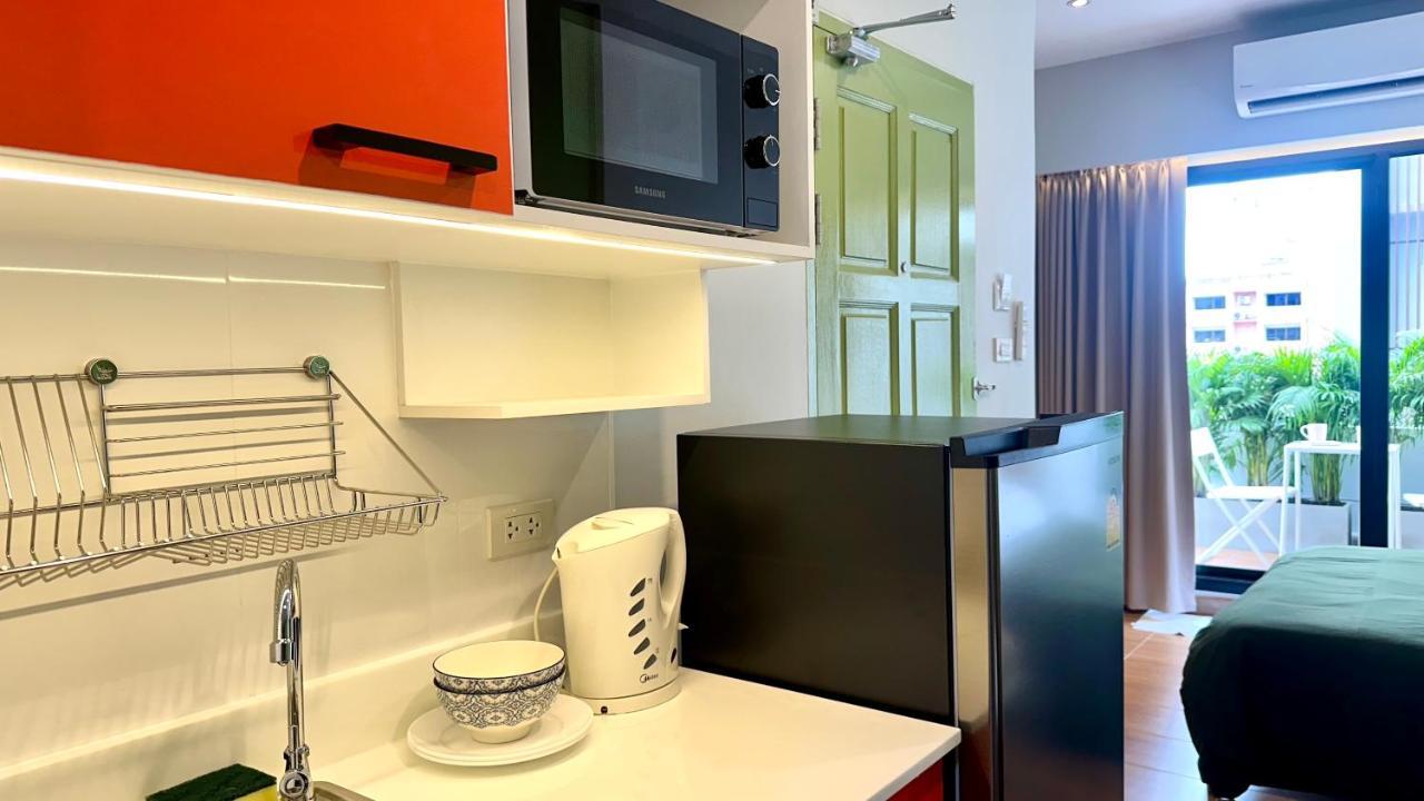 The Tangerine Guesthouse Бангкок Экстерьер фото