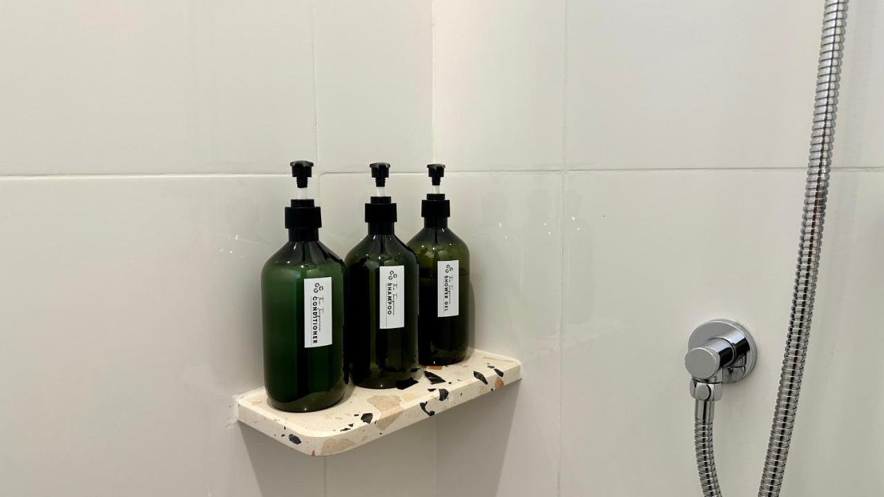 The Tangerine Guesthouse Бангкок Экстерьер фото
