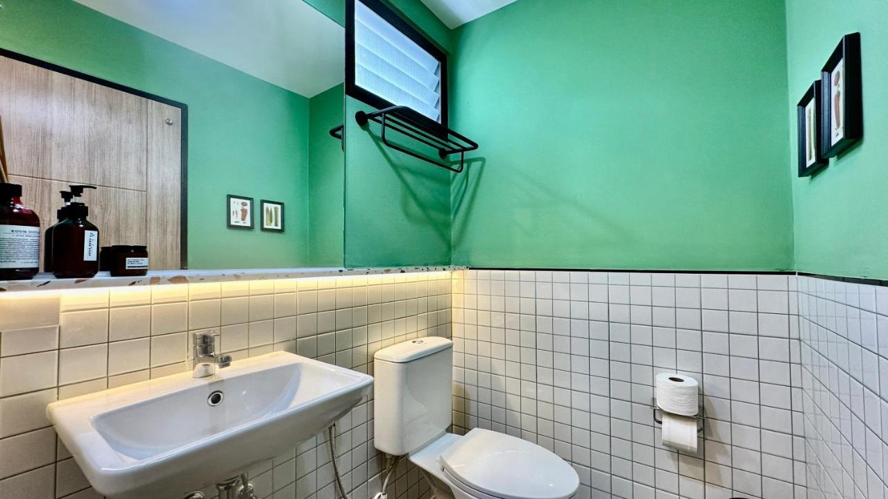 The Tangerine Guesthouse Бангкок Экстерьер фото