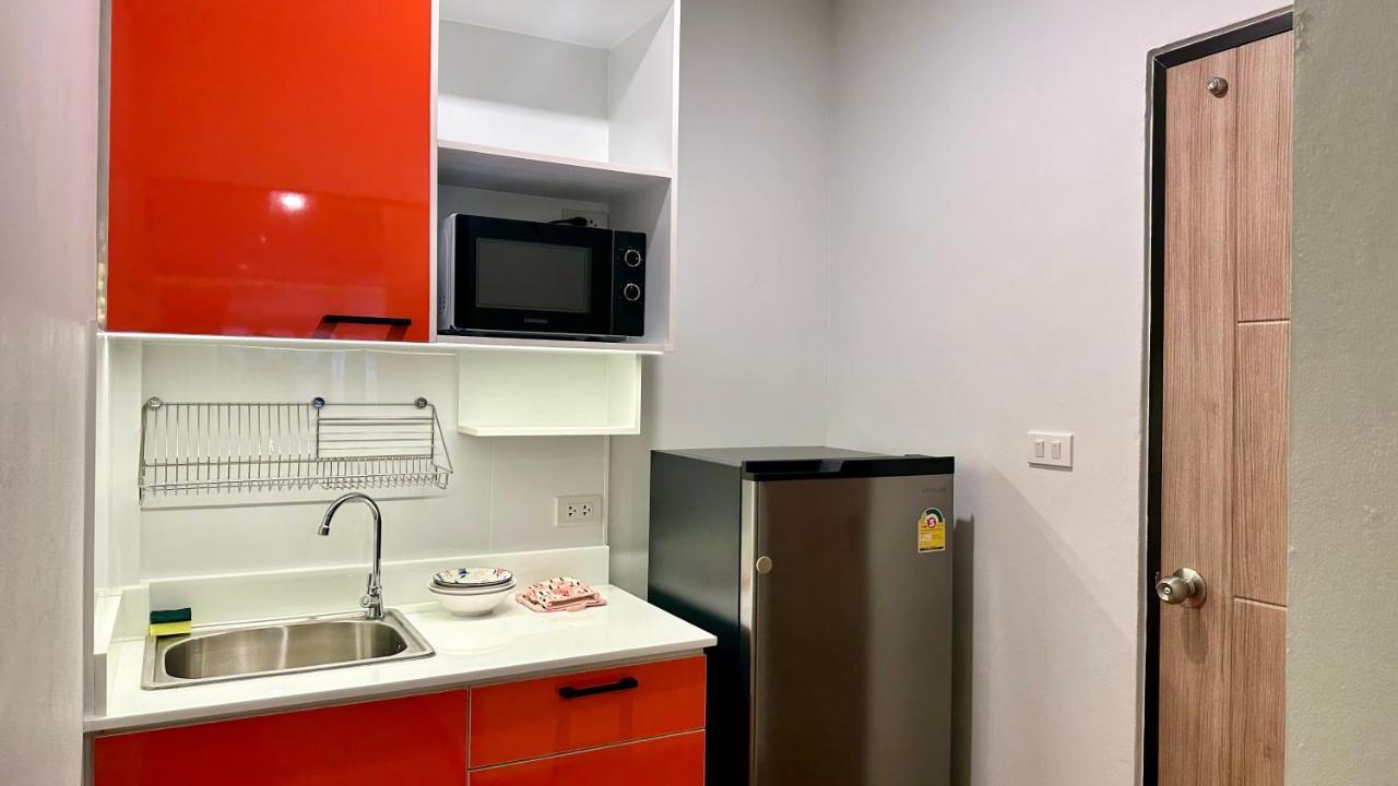 The Tangerine Guesthouse Бангкок Экстерьер фото