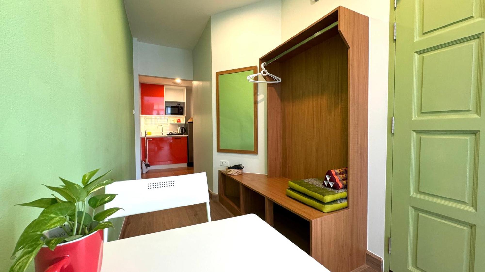 The Tangerine Guesthouse Бангкок Экстерьер фото